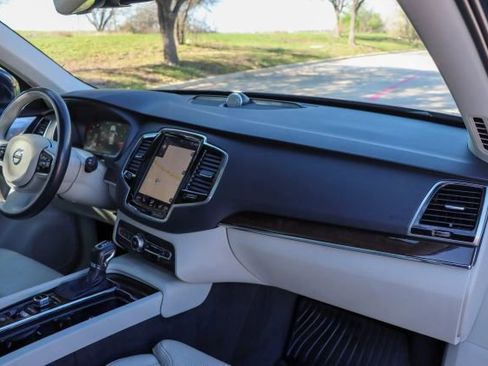 Used 2017 Volvo XC90 T6 Inscription w/ Vision Package image 27
