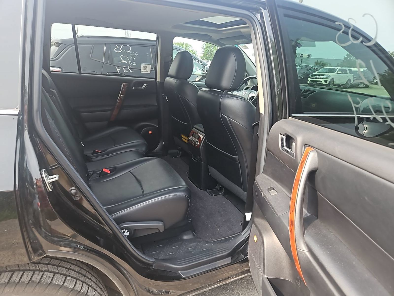 Used 2012 Toyota Highlander Limited AWD/4WD image 9