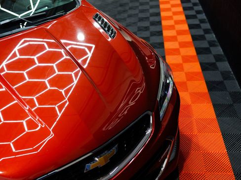 Used 2016 Chevrolet SS image 8