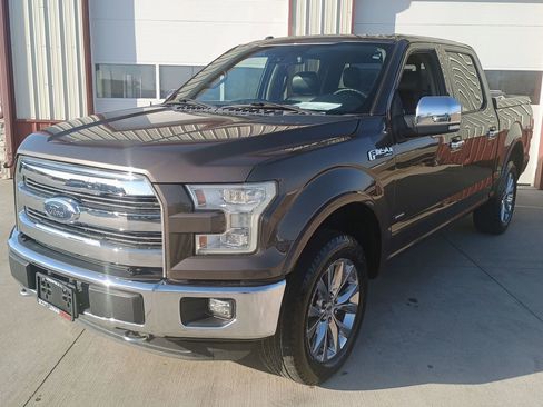 Used 2015 Ford F150 Lariat w/ Equipment Group 502A Luxury image 3