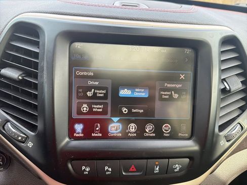 Used 2014 Jeep Cherokee Trailhawk w/ Technology Group image 18