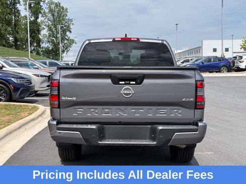 Used 2025 Nissan Frontier SV AWD/4WD image 10