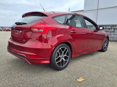 Used 2015 Ford Focus SE w/ SE Sport Package image 6