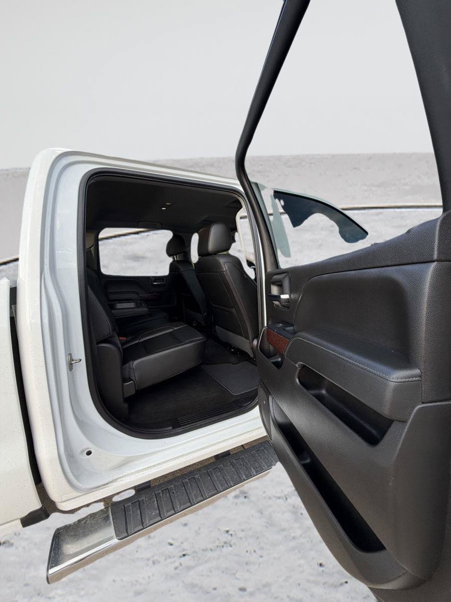 Used 2018 GMC Sierra 2500 SLT w/ Duramax Plus Package AWD/4WD image 19