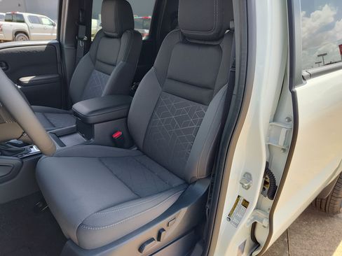 New 2026 Nissan Frontier SV w/ SV Convenience Package AWD/4WD image 7