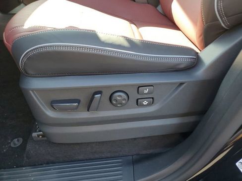 New 2026 INFINITI QX80 Autograph image 18