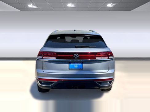 New 2026 Volkswagen Atlas Cross Sport SE image 9