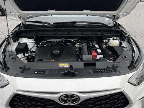 Used 2022 Toyota Highlander XLE image 28