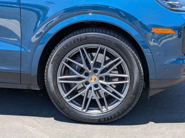 Used 2024 Porsche Cayenne AWD/4WD image 26