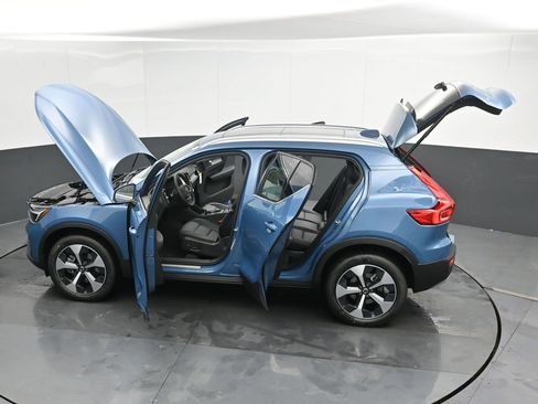 New 2025 Volvo XC40 B5 Core w/ Climate Package AWD/4WD image 50