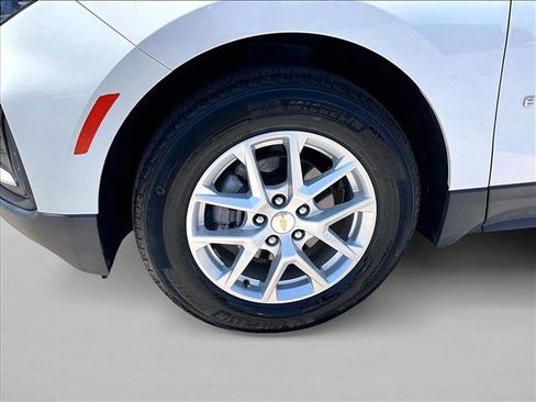 Used 2024 Chevrolet Equinox LS w/ Driver Confidence II Package FWD image 10
