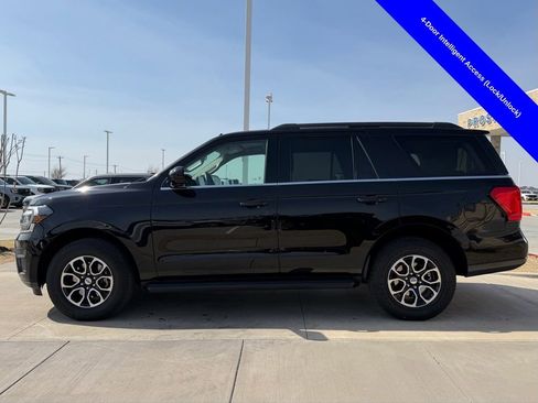 Used 2024 Ford Expedition XLT image 11