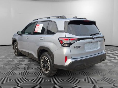 Used 2025 Subaru Forester Premium AWD/4WD image 5