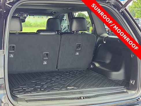 Used 2024 Jeep Grand Cherokee Altitude AWD/4WD image 9
