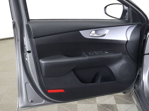 Used 2024 Kia Forte LXS w/ LXS Technology Package FWD image 21