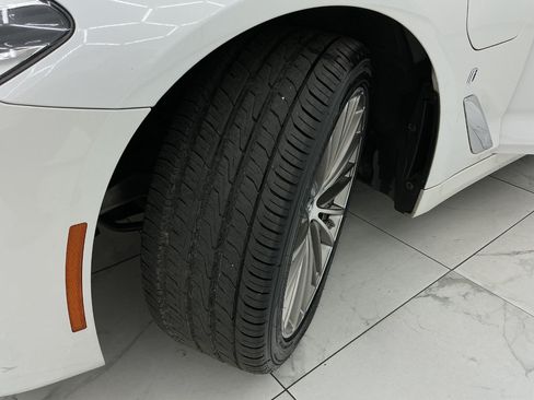 Used 2018 BMW 530e RWD image 46