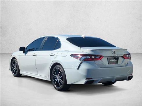 Used 2023 Toyota Camry SE FWD image 8
