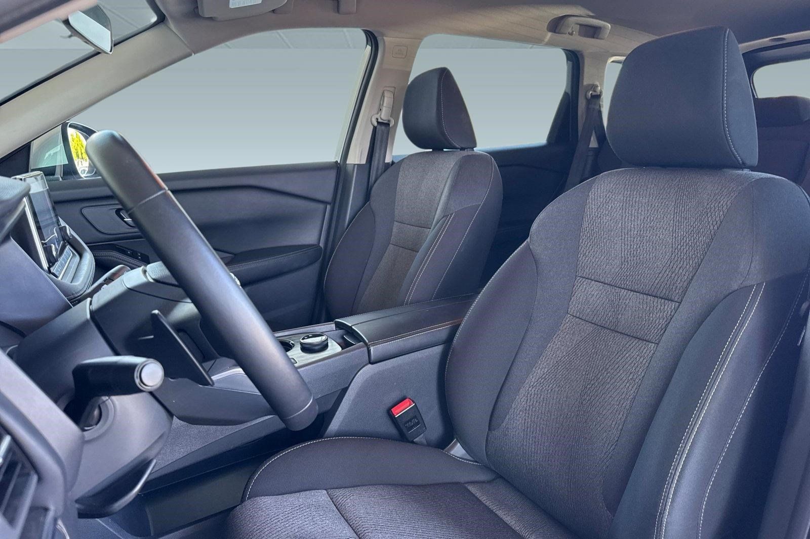 Used 2025 Nissan Rogue SV AWD/4WD image 5