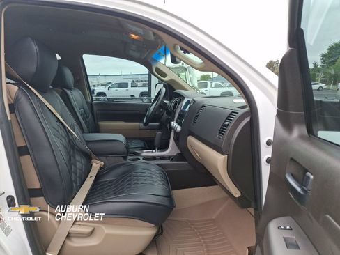 Used 2010 Toyota Tundra 4x4 CrewMax image 26