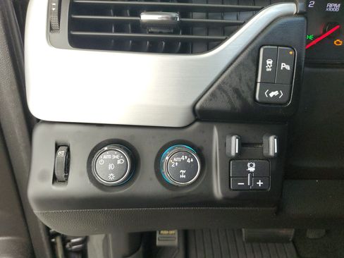 Used 2018 GMC Yukon SLE w/ HD Trailering Package AWD/4WD image 21