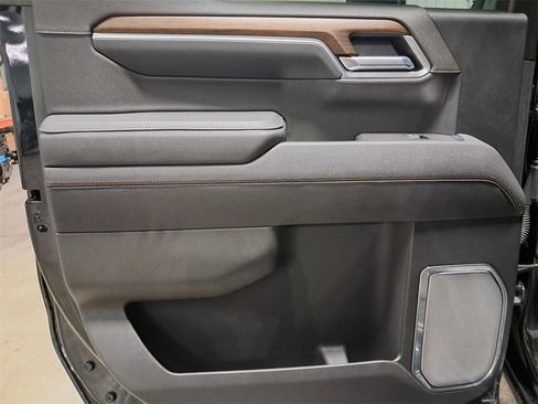 Certified 2025 Chevrolet Silverado 1500 High Country w/ High Country Premium Package image 11