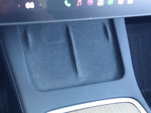 Used 2023 Tesla Model Y AWD image 24