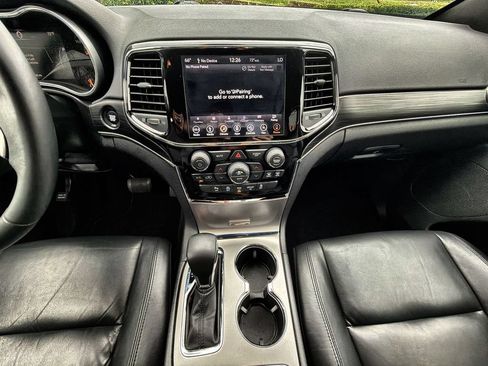 Used 2019 Jeep Grand Cherokee Limited AWD/4WD image 24