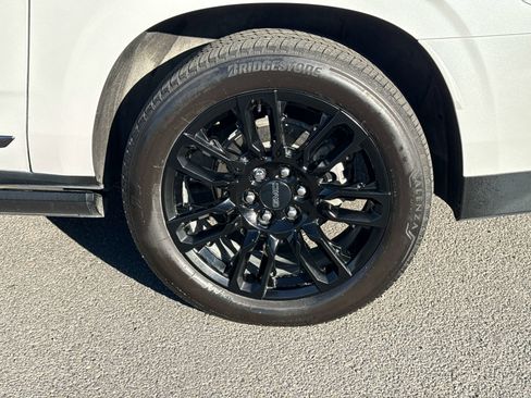 Used 2023 GMC Yukon XL Denali Ultimate image 7