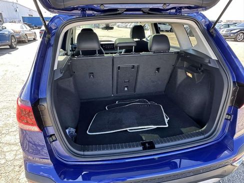 Used 2023 Volkswagen Taos SE w/ Panoramic Sunroof Package image 13