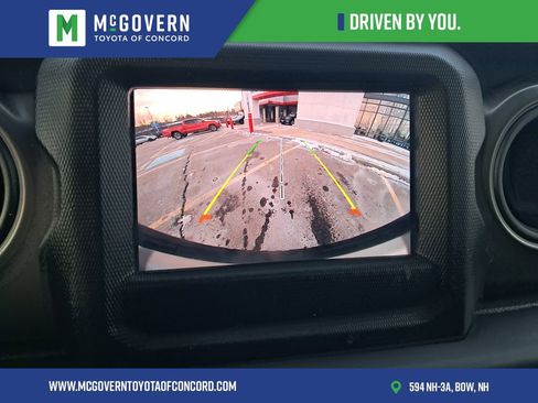 Used 2022 Jeep Wrangler Sport S image 17