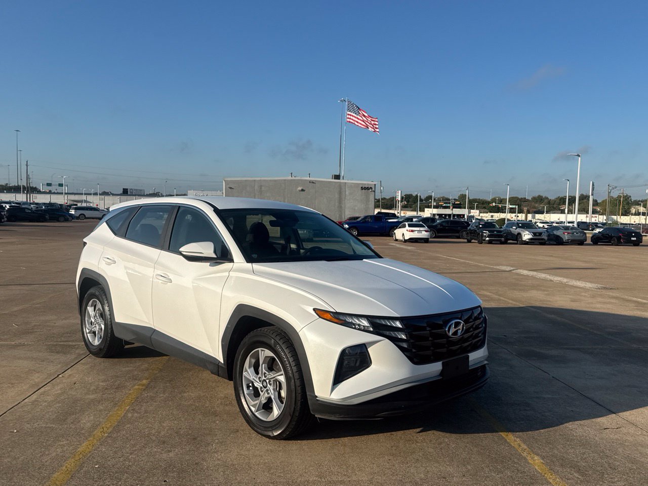 Used 2022 Hyundai Tucson SE w/ Cargo Package FWD image 3