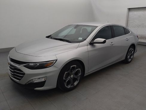 Used 2020 Chevrolet Malibu LT image 2