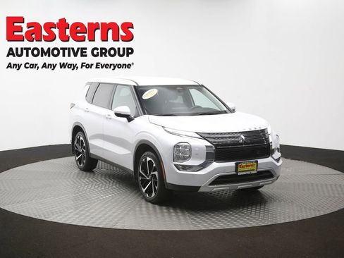 Used 2024 Mitsubishi Outlander SE AWD/4WD image 49