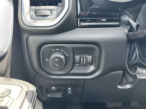 Used 2025 RAM 1500 Laramie AWD/4WD image 20