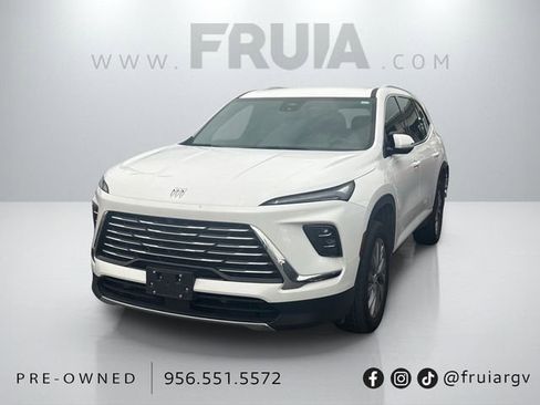 Used 2025 Buick Enclave Preferred FWD image 1