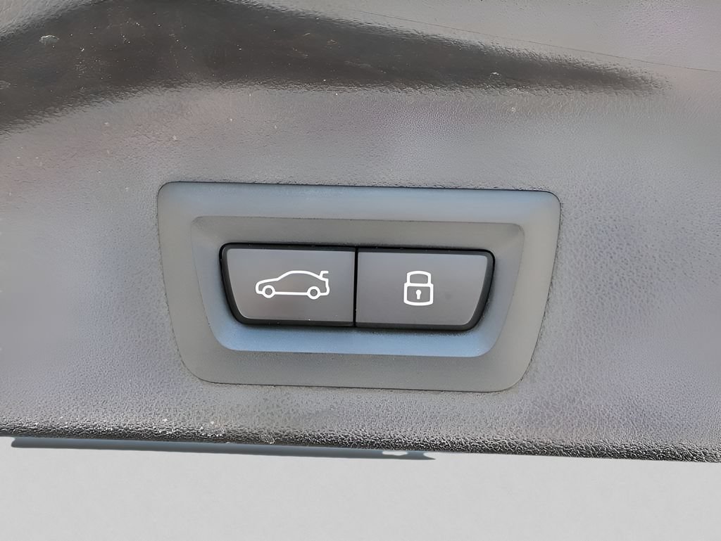 Used 2025 BMW X5 M60i AWD/4WD image 18