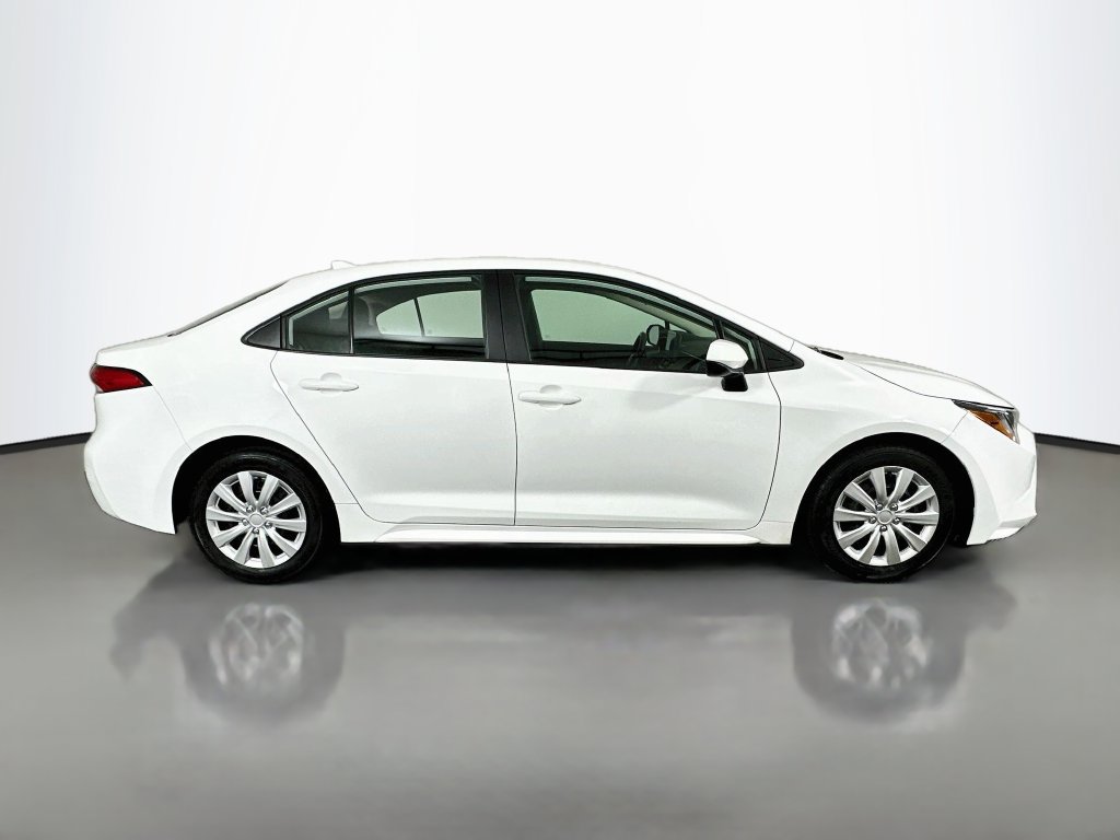 Certified 2025 Toyota Corolla LE FWD image 4
