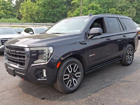 Used 2023 GMC Yukon AT4 w/ AT4 Premium Plus Package AWD/4WD image 3