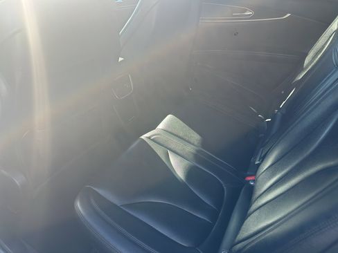 Used 2022 Lincoln Nautilus FWD w/ Premium Package image 11