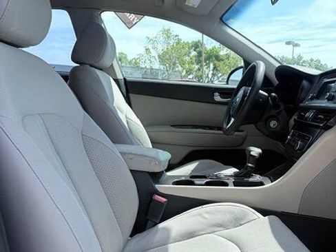 Used 2016 Kia Optima LX w/ Option Group 014 FWD image 13