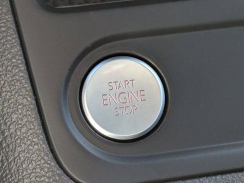 Used 2018 Volkswagen Tiguan Limited image 23