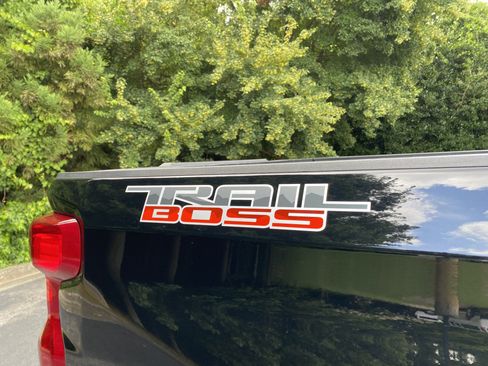 Used 2024 Chevrolet Silverado 1500 Custom Trail Boss w/ LPO, Dark Essentials Package AWD/4WD image 15
