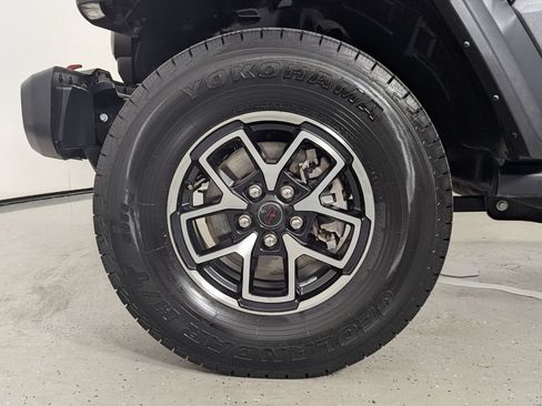 Used 2024 Jeep Wrangler Unlimited Rubicon AWD/4WD image 9