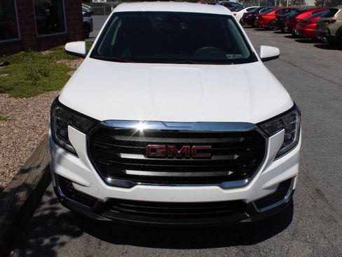 Used 2024 GMC Terrain SLE AWD/4WD image 4