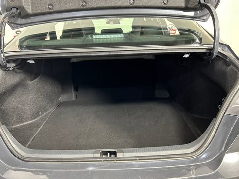 Used 2025 Toyota Camry SE image 19