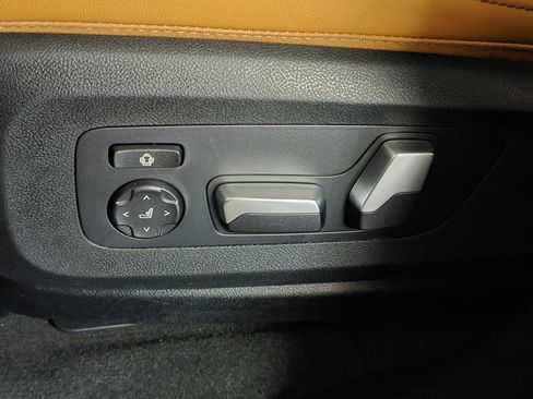 New 2026 BMW X5 xDrive50e w/ M Sport Package image 18