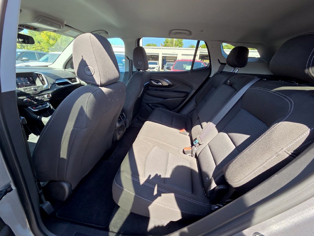 Used 2023 GMC Terrain SLE w/ Driver Convenience Package FWD image 28