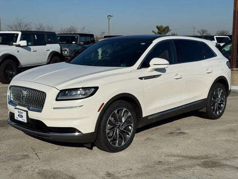 Used 2022 Lincoln Nautilus Reserve w/ Luxury Package image 12