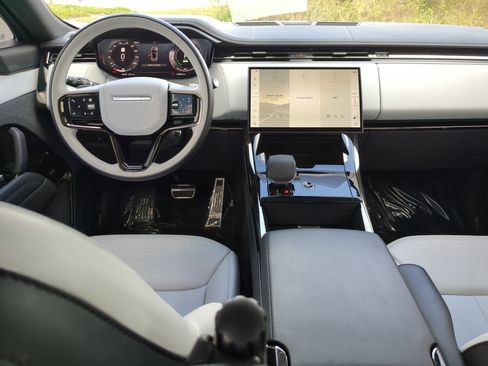 Used 2024 Land Rover Range Rover Sport Autobiography image 14