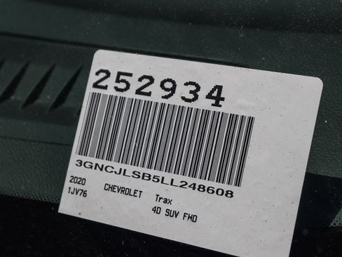 Used 2020 Chevrolet Trax LT w/ LT Convenience Package FWD image 14